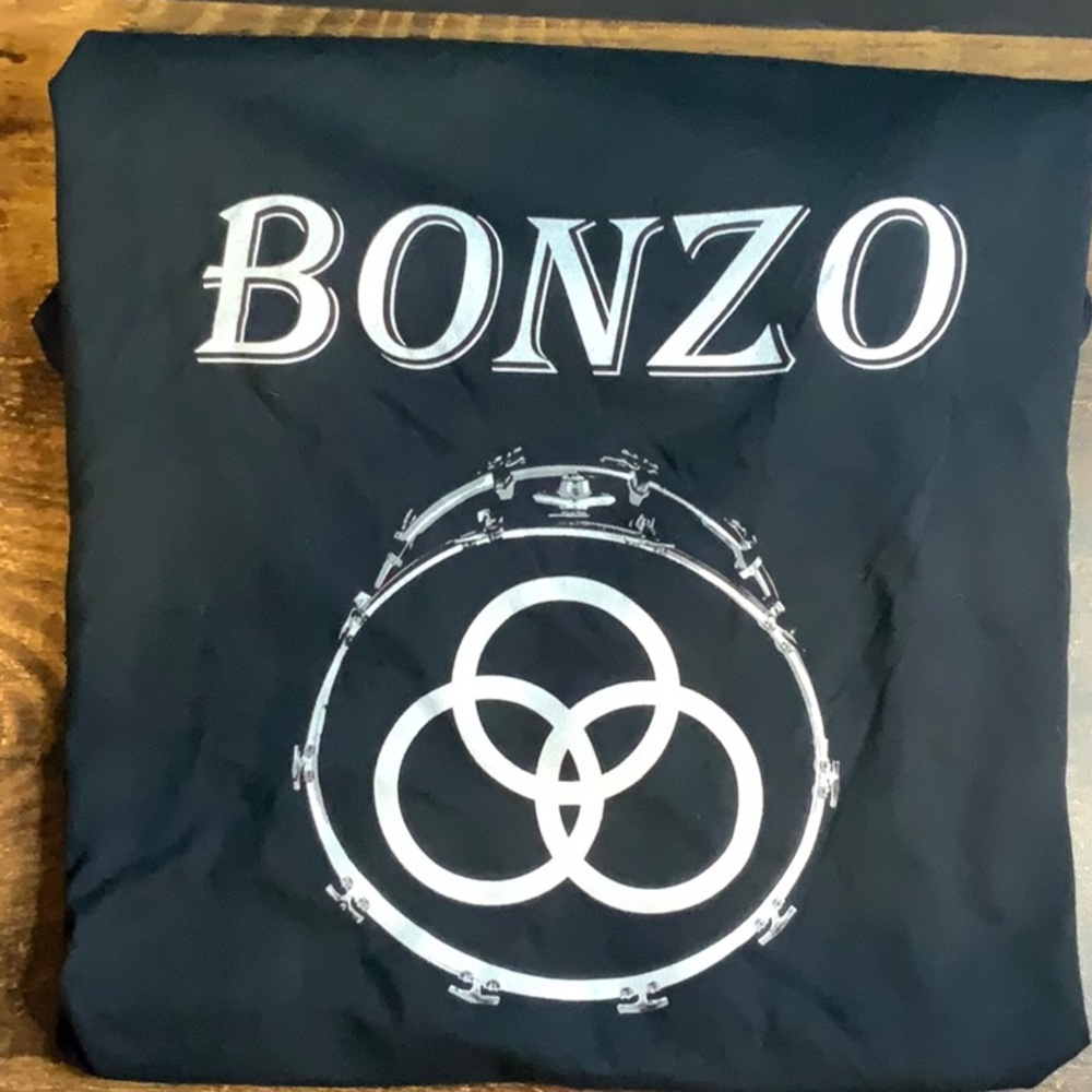 BONZO Men’s T shirt Size Large
